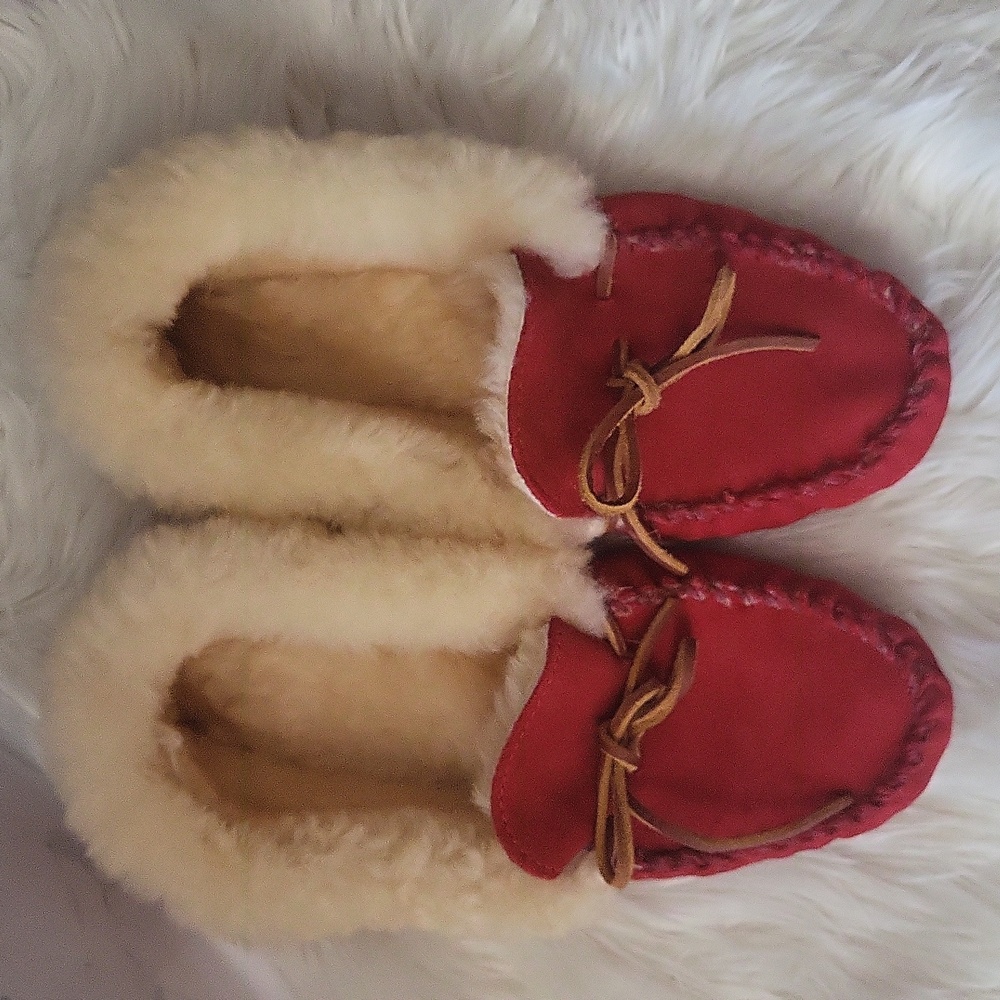 Minnetonka Alpine Genuine Shearling Slipper Red Shoes